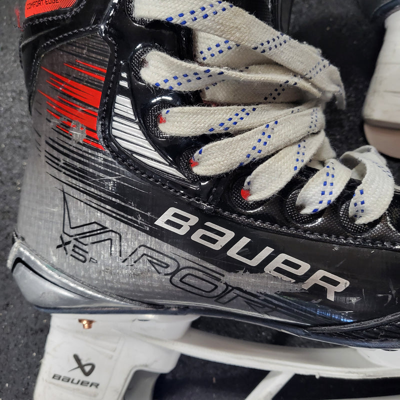 Load image into Gallery viewer, Used Bauer Vapor X5 Pro Size 2.5 D Hockey Skates
