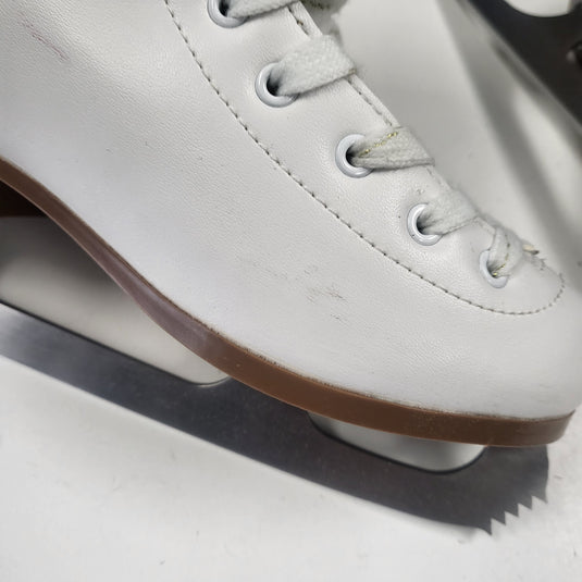 DBX Classic figure skates slightly used size 1