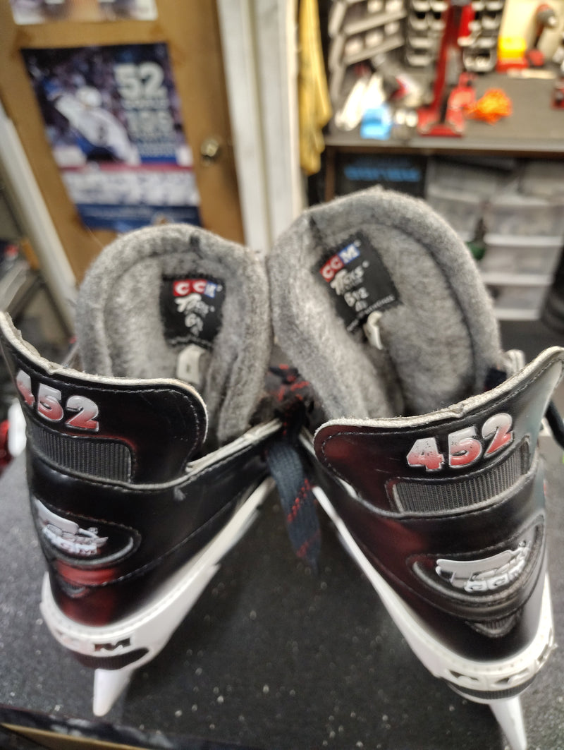 Load image into Gallery viewer, Used CCM 452 Tacks Hockey Skates Size 6.5
