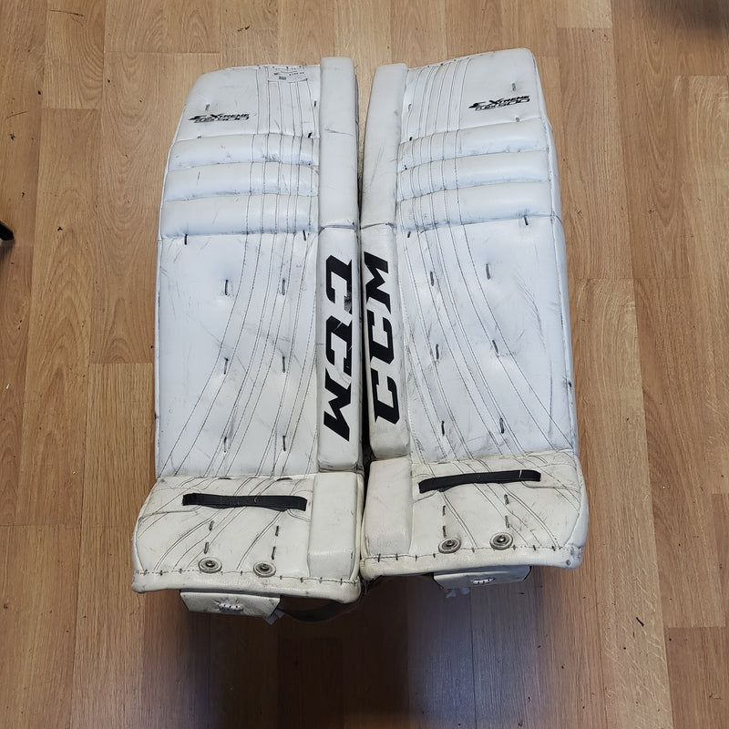 Load image into Gallery viewer, Used CCM Extreme Flex 500 35+2" Goalie Leg Pads
