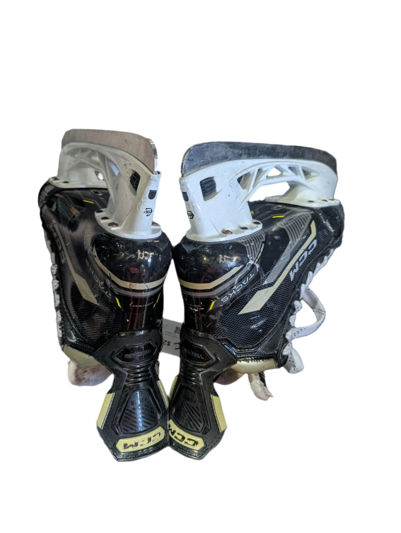 Load image into Gallery viewer, Used CCM Tacks AS-590 Size 5.5 Regular Width Intermediate Hockey Skates
