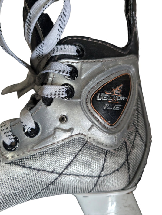 Used CCM Vector LE Size 3.5D Junior Hockey Skates