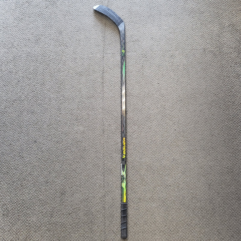 Load image into Gallery viewer, Bauer Proto R Hockey Stick - P28 40 Flex
