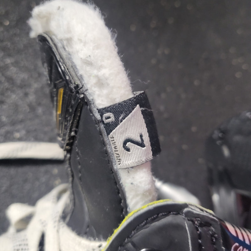 Load image into Gallery viewer, Used Bauer Supreme M5 Pro Youth Size 2 D
