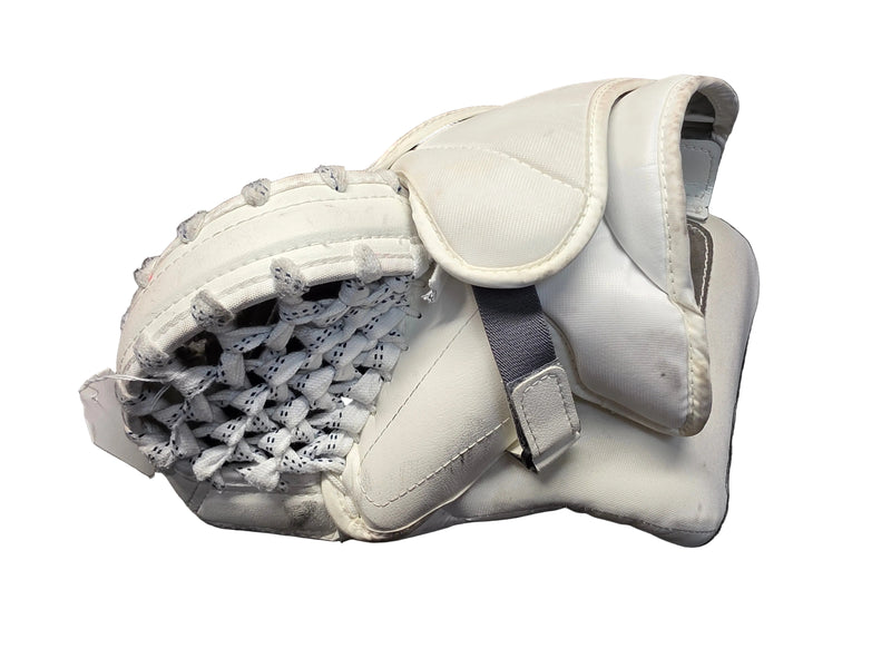 Load image into Gallery viewer, Used Warrior R/G7 Right Handed Goalie Glove Junior Size
