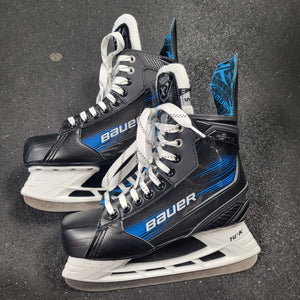 Used Bauer X Hockey skates size 5 EE