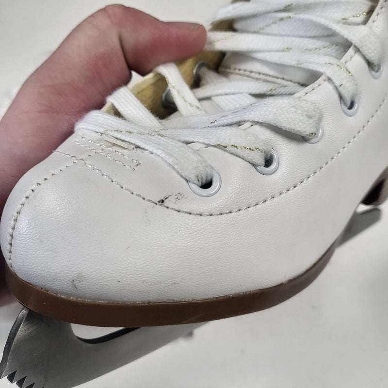 Load image into Gallery viewer, DBX Classic figure skates slightly used size 1
