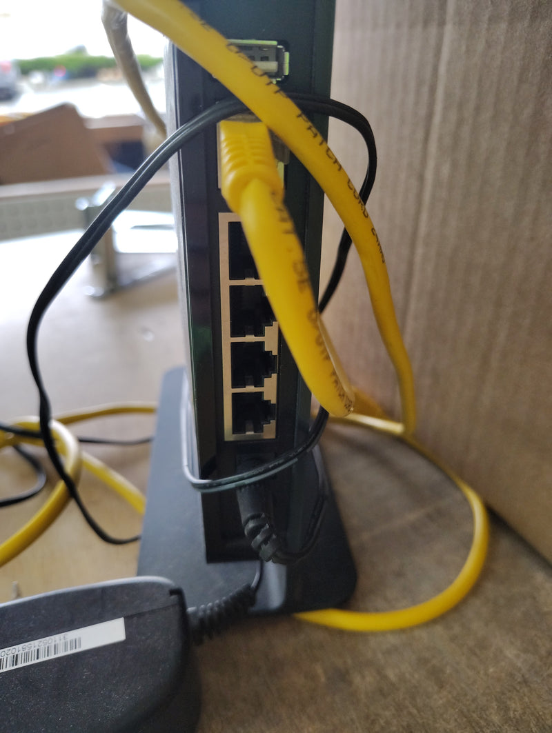 Load image into Gallery viewer, net gear n600 wireless dual band gigabit router
