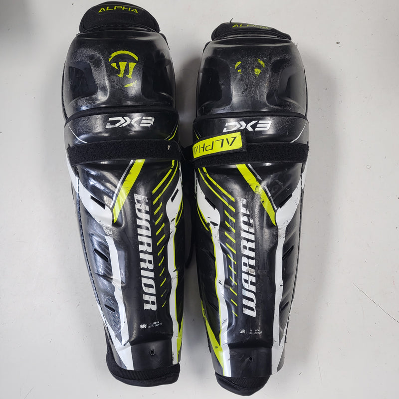 Load image into Gallery viewer, Used Warrior Alpha DX3 Shin Guards - Size: 14 Inch

