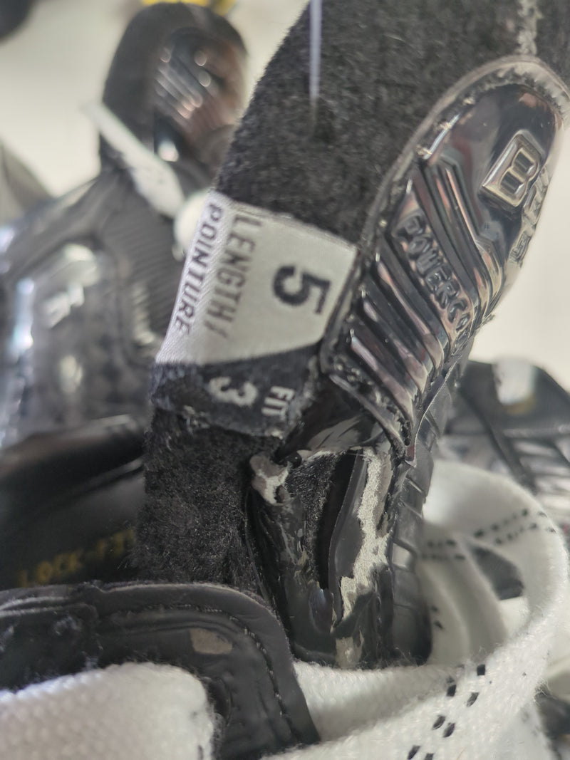 Load image into Gallery viewer, Used Bauer Supreme Mach Size 5 Fit 3 Intermediate Hockey Skates
