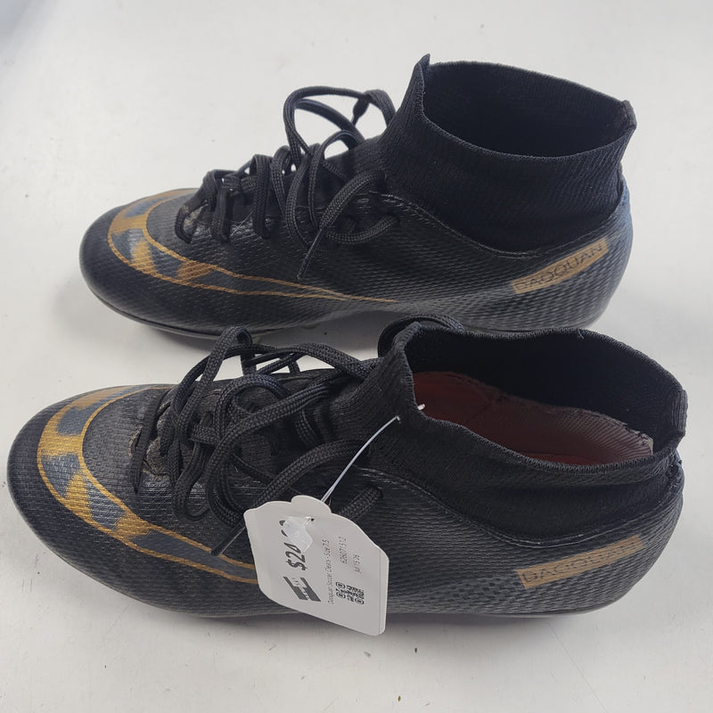 Load image into Gallery viewer, Daoquan Soccer Cleats - Size 7.5
