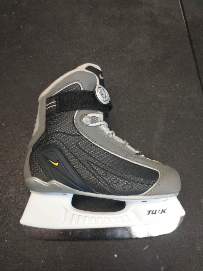 Load image into Gallery viewer, Nike Ice Skates Size Youth 1
