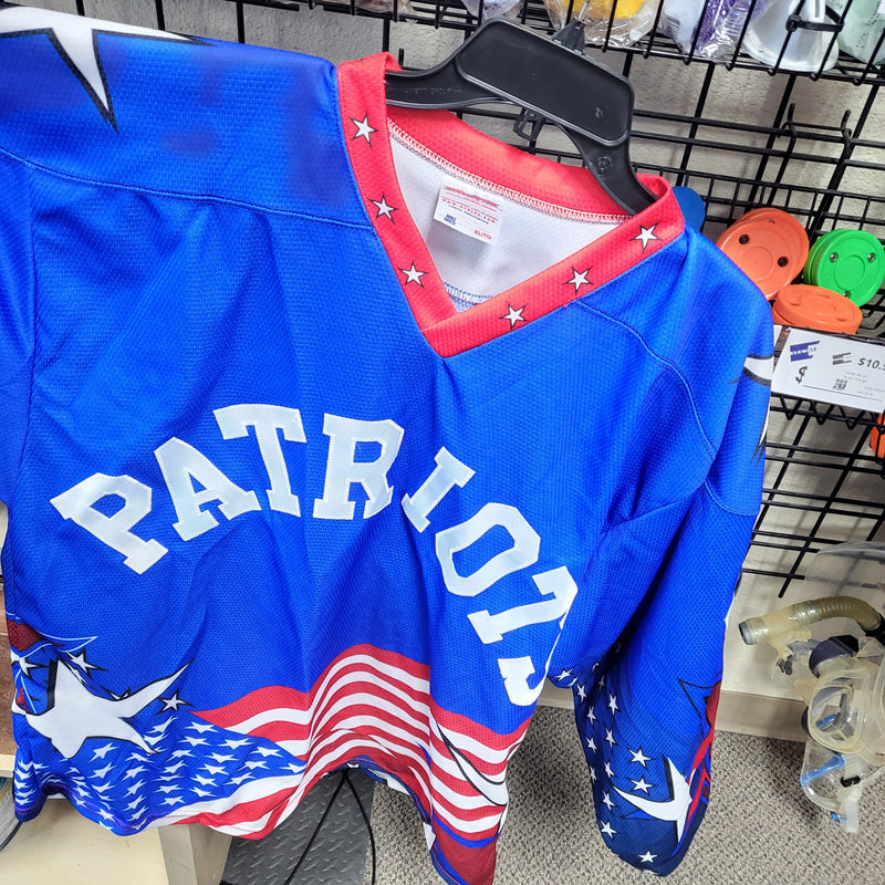 Load image into Gallery viewer, Used adult hockey jersey XL
