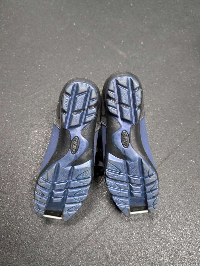 Load image into Gallery viewer, Rossignol Black/Blue Womens Size Specific 5.5 New Cross Country Boots
