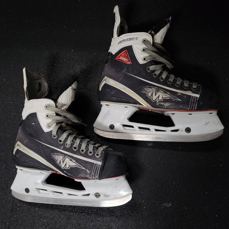 Load image into Gallery viewer, Used Mission Seven 1 Ice Skates Size 4.5
