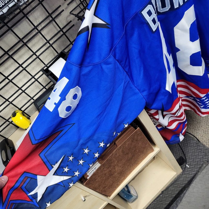 Load image into Gallery viewer, Used adult hockey jersey XL
