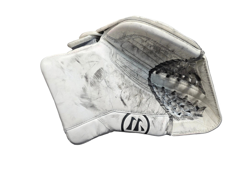 Load image into Gallery viewer, Used Warrior R/G7 Right Handed Goalie Glove Junior Size
