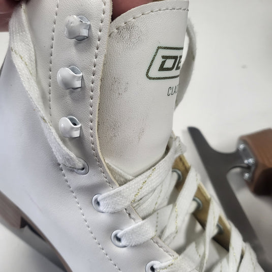DBX Classic figure skates slightly used size 1