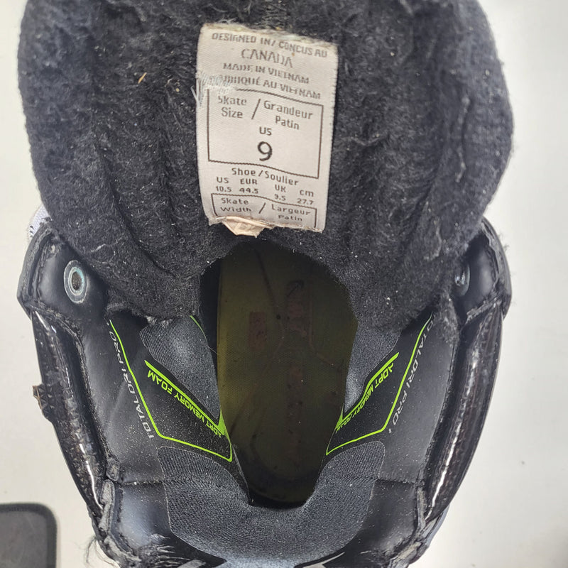 Load image into Gallery viewer, Used CCM Ribcor 80k Hockey Skates Size 9
