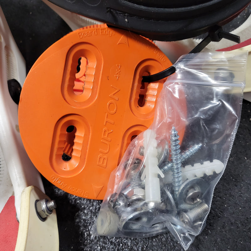 Load image into Gallery viewer, Used Custom Burton Snowboard Bindings
