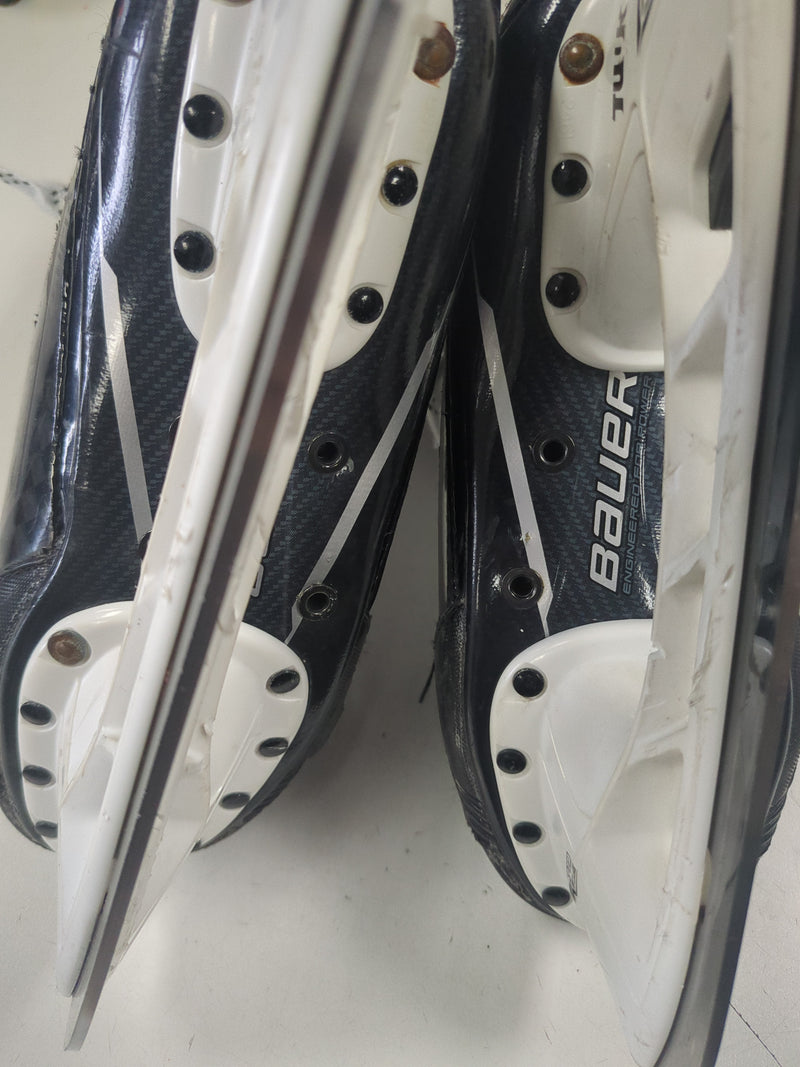 Load image into Gallery viewer, Used Bauer Supreme Mach Size 5 Fit 3 Intermediate Hockey Skates

