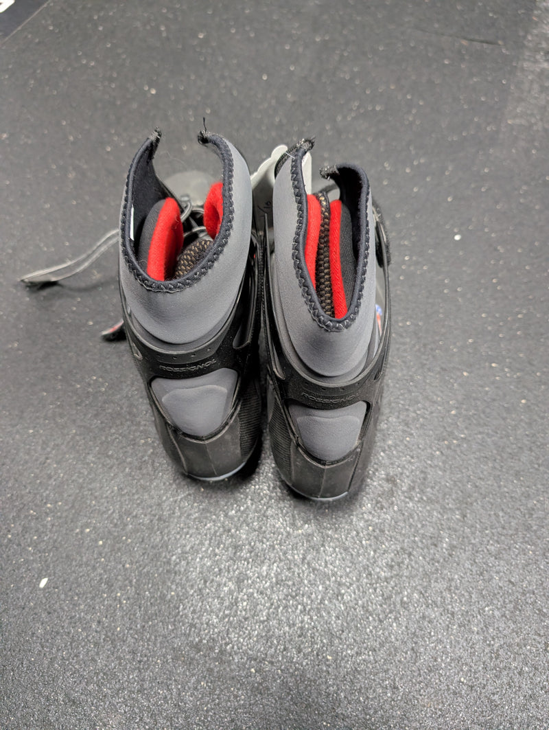 Load image into Gallery viewer, Rossignol X-s 1000 Black Adult Size Specific 10.5 Used Cross Country Boots
