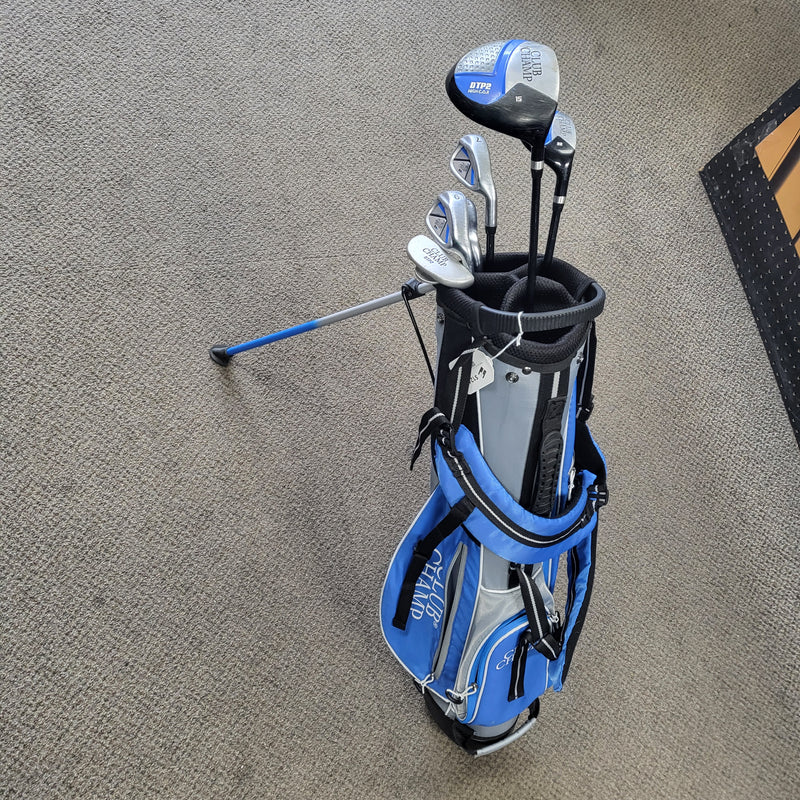 Load image into Gallery viewer, *Lightly Used* Club Champ 27" Jr. Bag /w Putter, Driver, Hybrid, S, 7, 9
