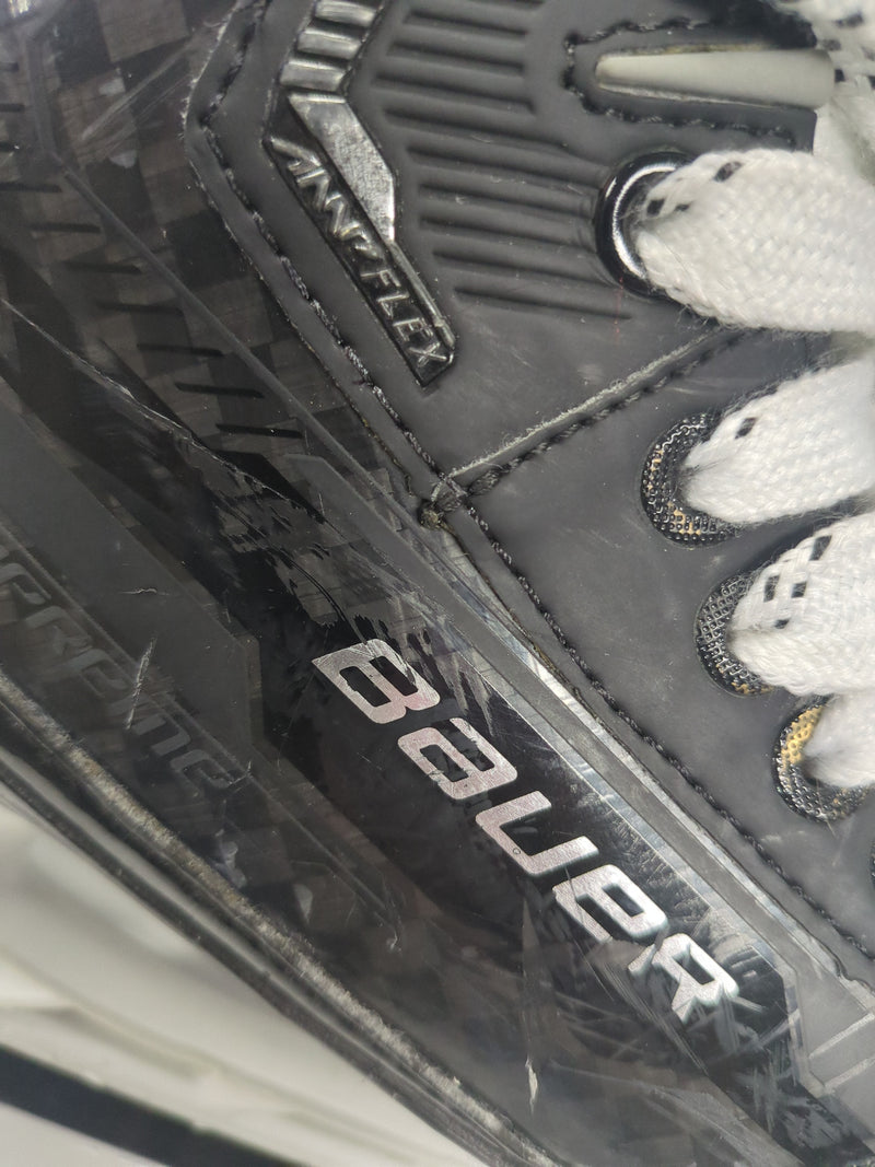 Load image into Gallery viewer, Used Bauer Supreme Mach Size 5 Fit 3 Intermediate Hockey Skates
