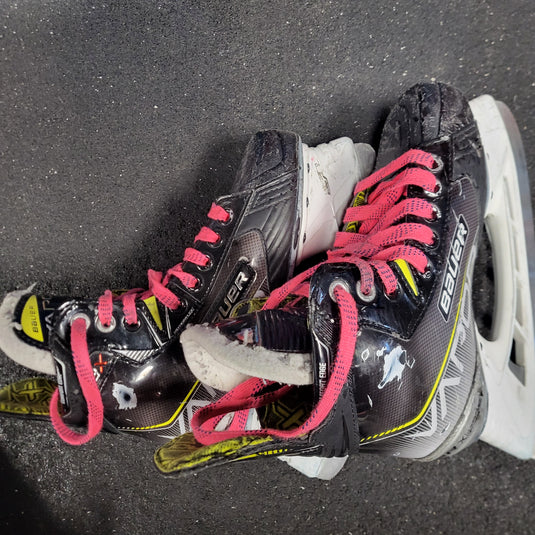 Used Bauer Vapor 3X Hockey Skates, INT. 3.5 D