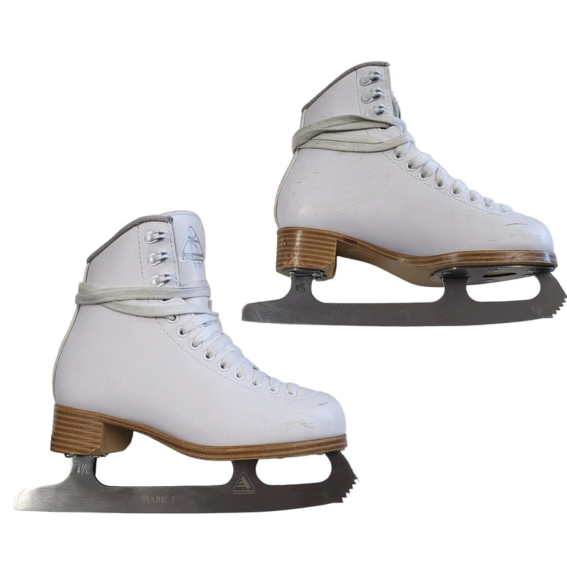Load image into Gallery viewer, Used Jackson 200 Figure Skates Size 3
