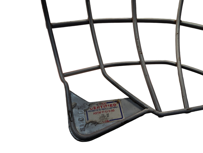 Load image into Gallery viewer, Used Easton Hokcey Helmet Cage
