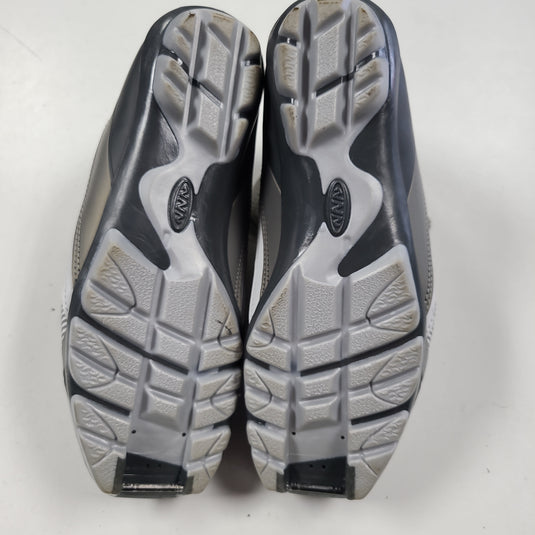 Fischer Vision Grey Unisex Size Specific 8 Used Cross Country Boots