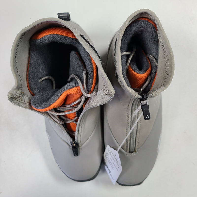 Load image into Gallery viewer, Fischer Vision Grey Unisex Size Specific 8 Used Cross Country Boots
