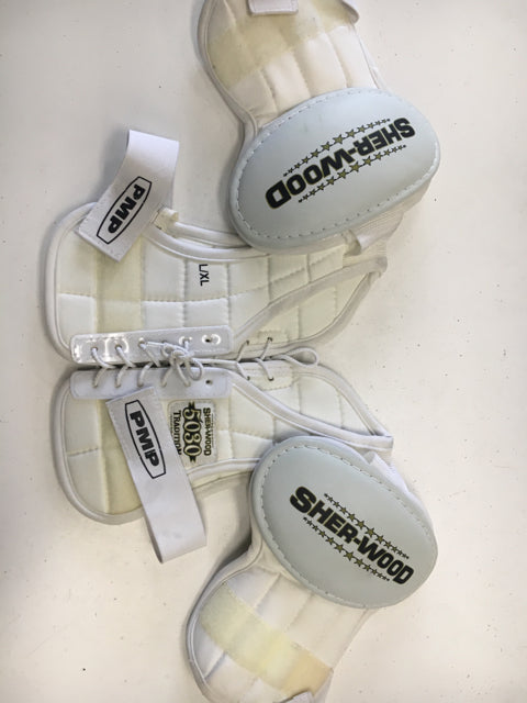 Load image into Gallery viewer, Sherwood 5030 Tradition Youth Size L/XL Used Hockey Shoulder Pads
