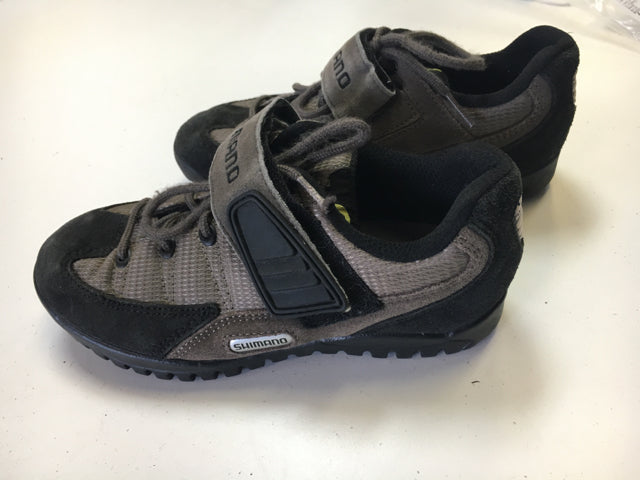 Load image into Gallery viewer, Used Shimano Beige/Black Sr 4 /37 MTB  Biking Shoes w/ SPD Cleats
