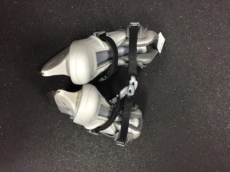Load image into Gallery viewer, CCM Tyke Used Size 2-4 Ice Hockey Skates
