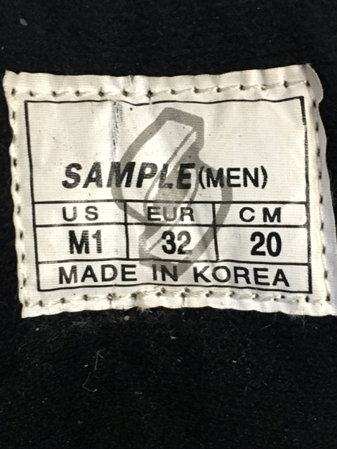 Load image into Gallery viewer, Used Shimano Clicker Blue/Black/Grey Mens Size 1 Snowboard Boots
