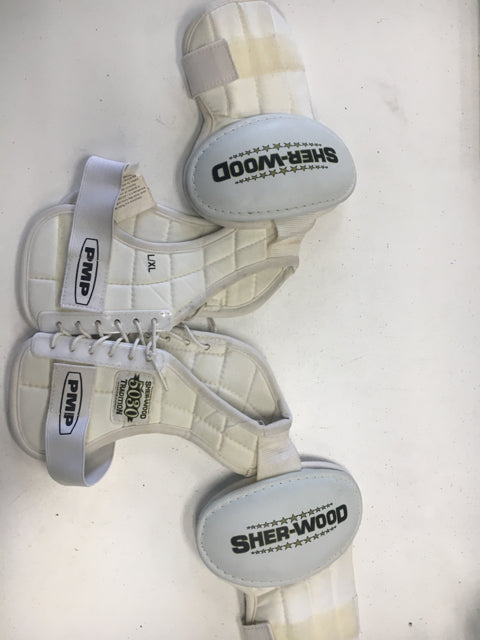 Load image into Gallery viewer, Sherwood 5030 Tradition Youth Size L/XL Used Hockey Shoulder Pads
