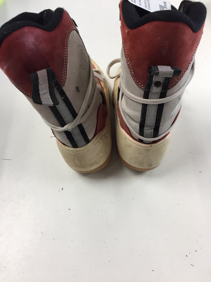 Load image into Gallery viewer, Nice Grey/Red Sr. Size Specific 7 Used Snowboard Boots
