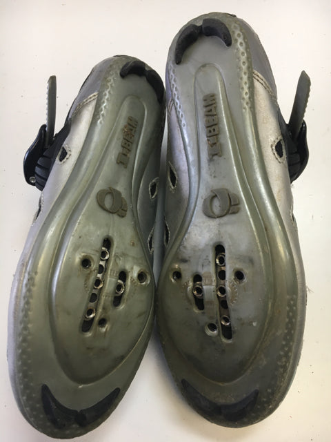 Load image into Gallery viewer, Used Pearl Izumi Black/BlueWomen's MTB Biking Shoes 41

