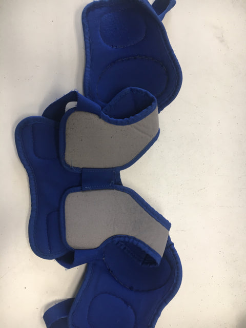 Load image into Gallery viewer, Cooper Youth Size Small Used Hockey Shoulder Pads
