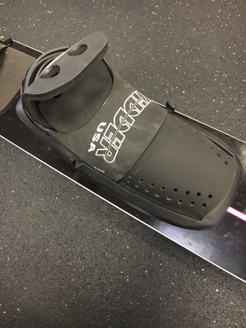 Load image into Gallery viewer, Kidder Tour Series Prestige Tunnel 5.0 Black/Pink Length 65" Used Water Skis
