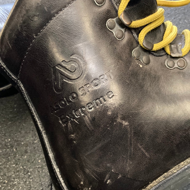 Load image into Gallery viewer, Used Asolo Sport Extreme 9.5 Leather Ski Boots
